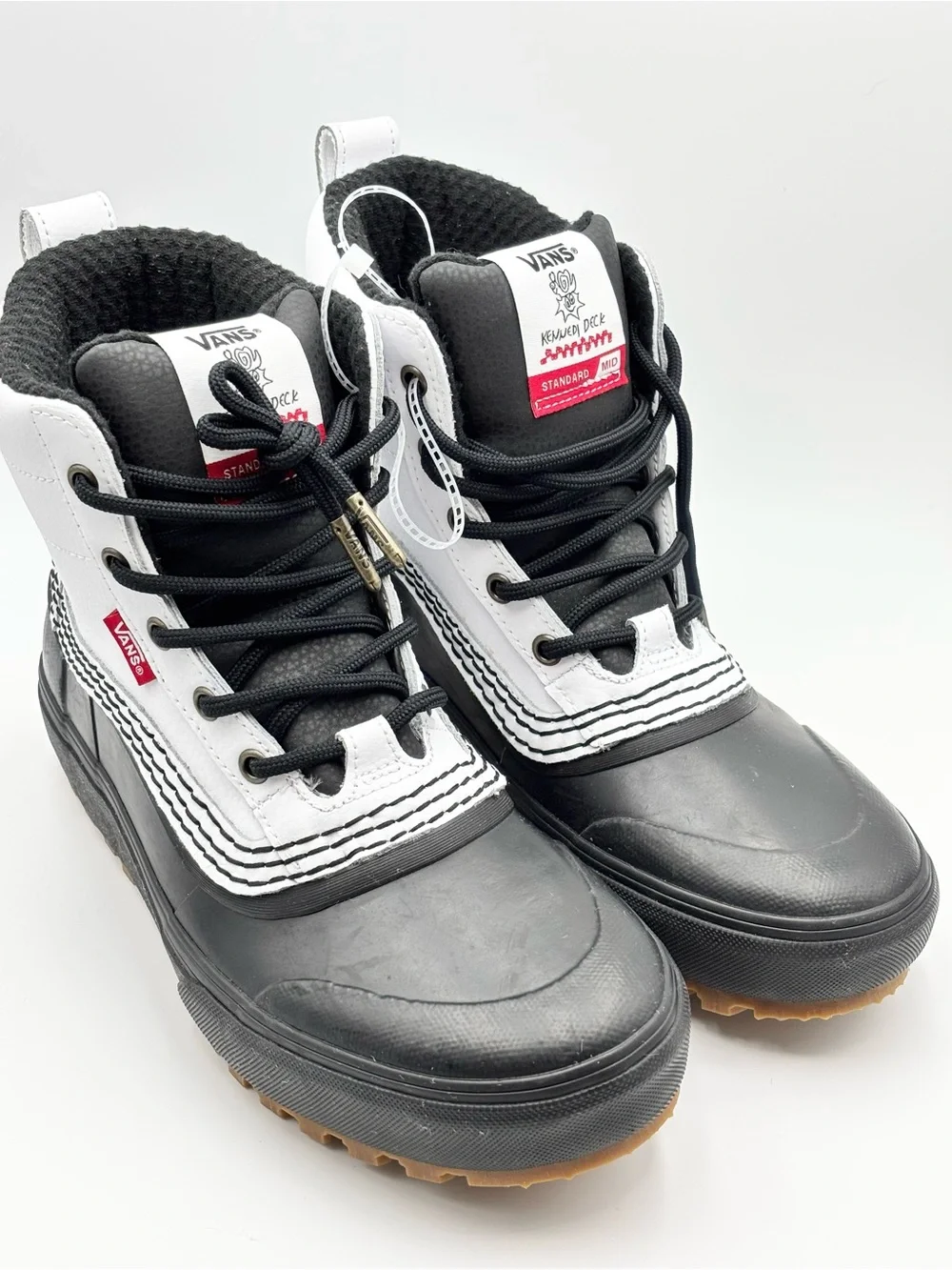 VANS x Kennedi Deck  Standard Mid Snow MTE Boot Shoes White / Black Size 8.5